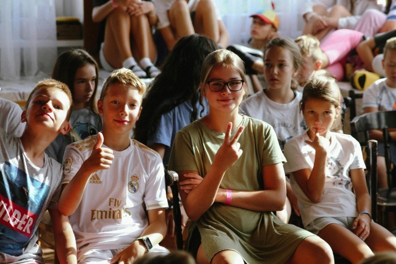 Krok ku dorosłości. Dlaczego zagraniczny obóz językowy to najlepszy pomysł na wakacje dla nastolatka?