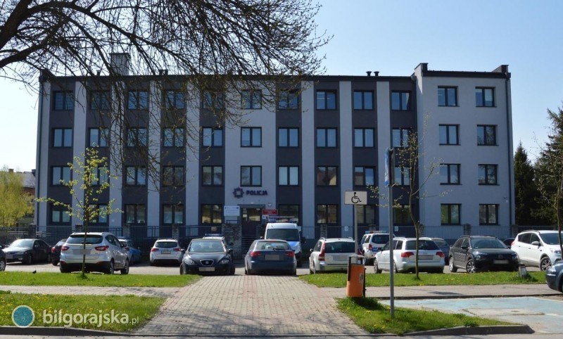 Portfel z gotówką czeka na właściciela