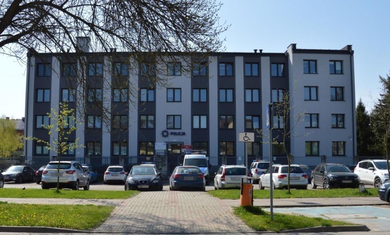 Prośba o pomoc w środku nocy. Seniorka była o krok od utraty pieniędzy