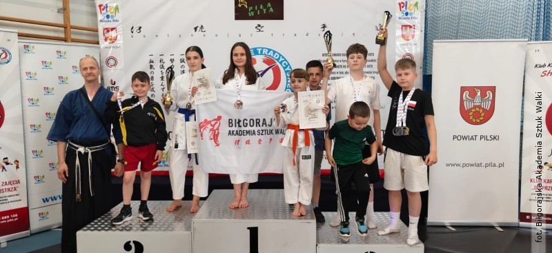 10 medali dla karateków z Biłgoraja