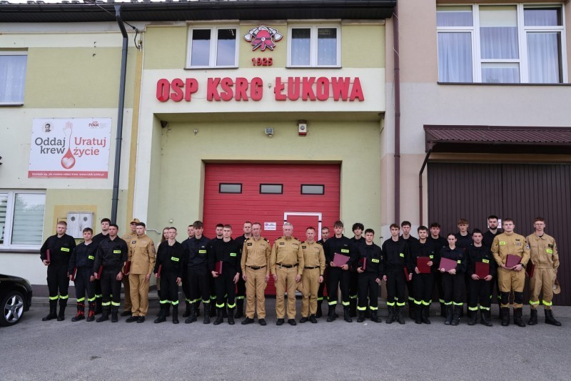 Zamiast odpoczynku po maturach - walka z żywiołem. Młodzi druhowie OSP docenieni