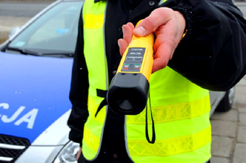Audi w rowie, kierujący odnaleziony w domu