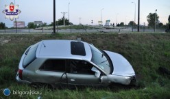 Wypadek na rondzie. 19-letni kierowca trafi do szpitala