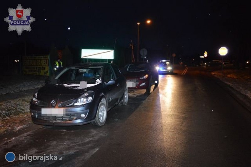 Zderzenie 3 aut na skrzyowaniu. 32-latka trafia do szpitala