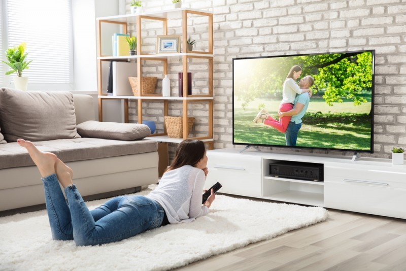 Nowoczesny telewizor — czym kierowa si przy jego wyborze?