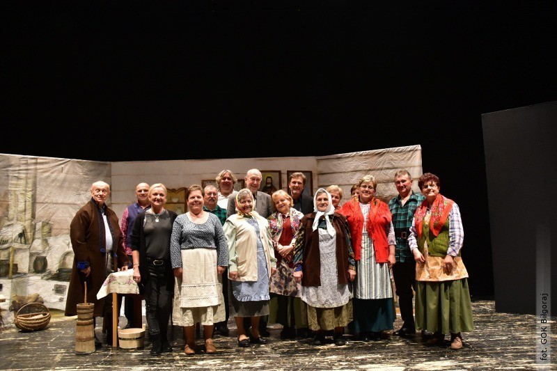 Delegacja z powiatu w Teatrze Polskim podczas ZWYKW