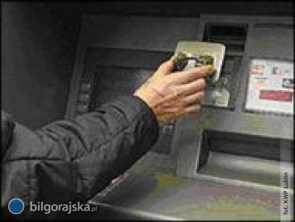 Jak bezpiecznie korzysta z bankomatw