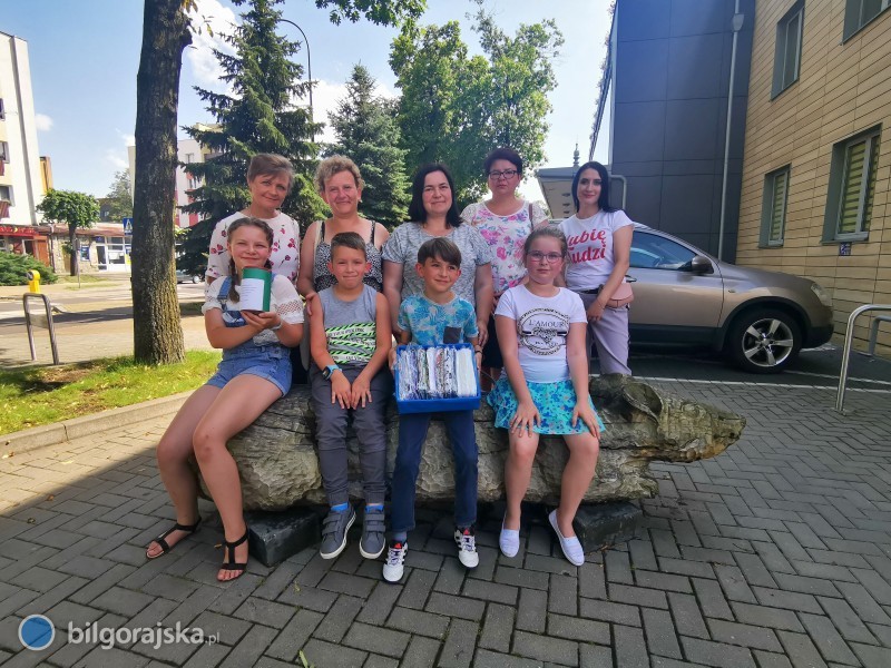 Dzieci z Tereszpola przekazay maseczki dla ZOL w Tarnogrodzie