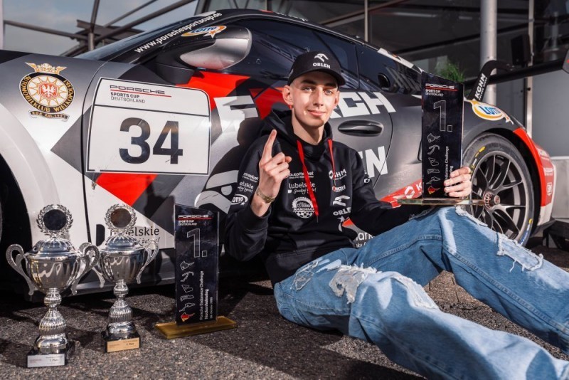 Karol Krt mistrzem Porsche Sports Cup
