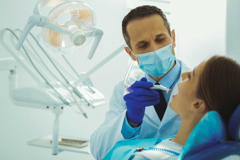 Pakiet stomatologiczny: dlaczego warto dba o zdrowie jamy ustnej?