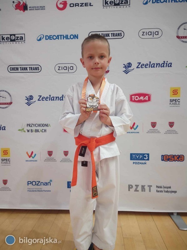 Ignacy z medalem Pucharu Polski Dzieci w Karate Tradycyjnym