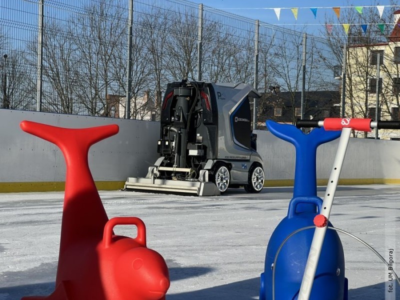 Nowe wyposaenie miejskiego lodowiska