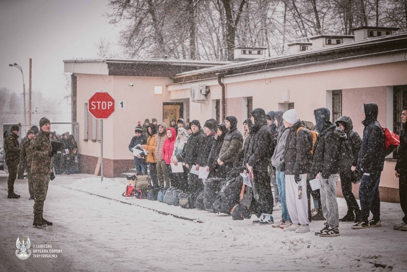 179 ochotnikw rozpoczo ferie w mundurze