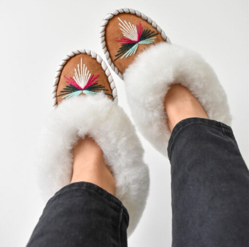 Wyjtkowy Komfort i Elegancja - Dlaczego Sheepskin Slippers to Najlepszy Wybr?