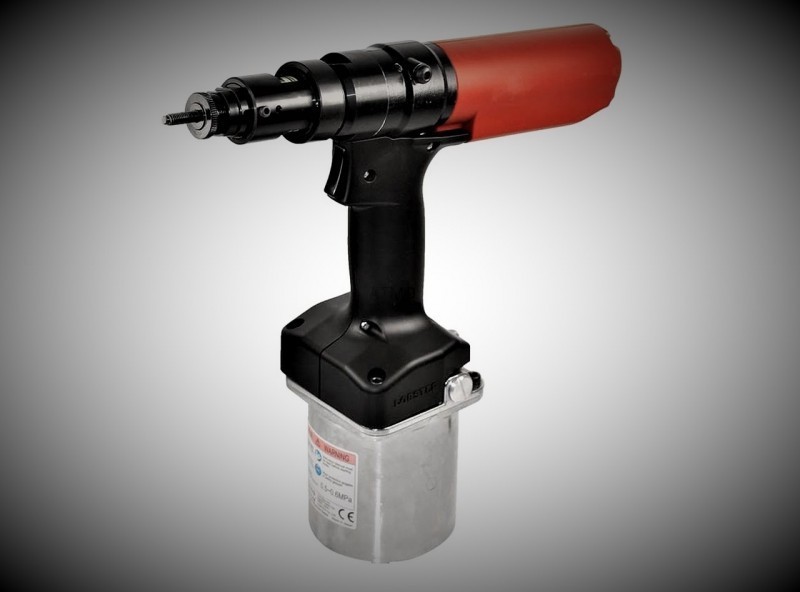 Nitownica pneumatyczna do nitonakr�tek i&nbsp;jej zastosowanie