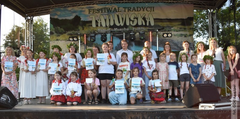 Muzyka i&nbsp;tradycja spotykaj� si� na "Tanwiskach" [WYNIKI]