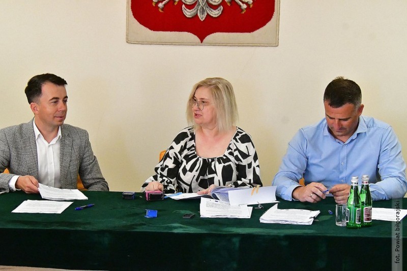 Umowa podpisana. B�dzie �atwiejszy dost�p do e-us�ug