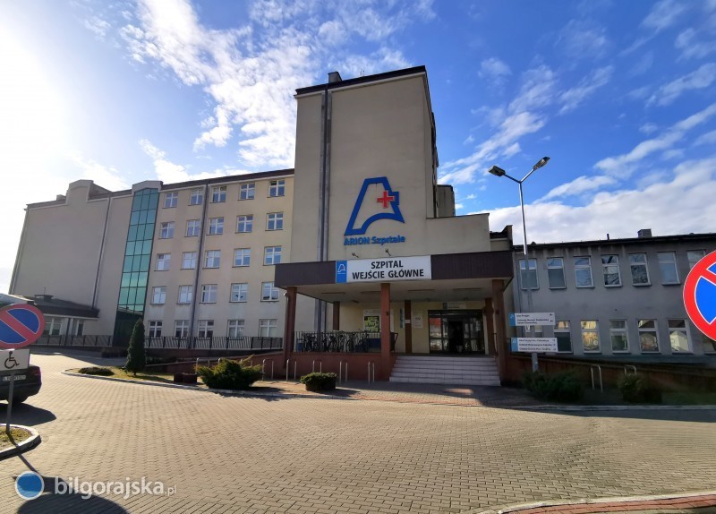 Lekarze z&nbsp;bi�gorajskiego szpitala sk�adaj� wypowiedzenia