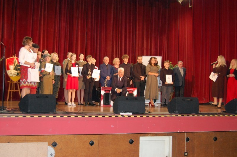 "Pie�ni, kt�re ��cz� pokolenia"