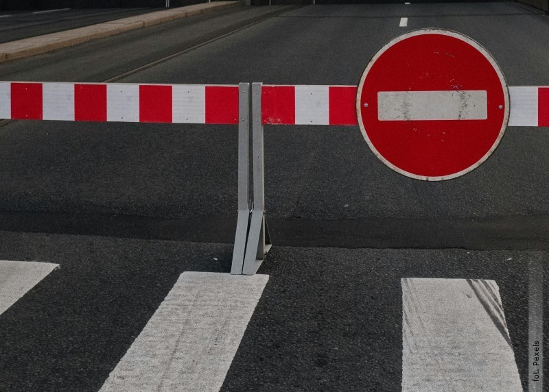 Utrudnienia w&nbsp;ruchu po awarii wodoci�gu