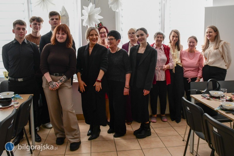 Mi�dzypokoleniowe spotkanie wigilijne