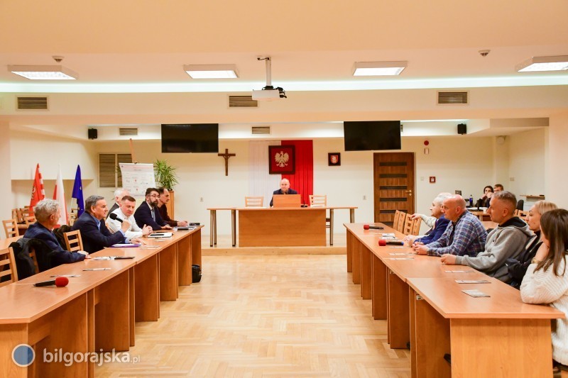 Samorz�d i&nbsp;mieszka�cy na zebraniu osiedla Ogrody