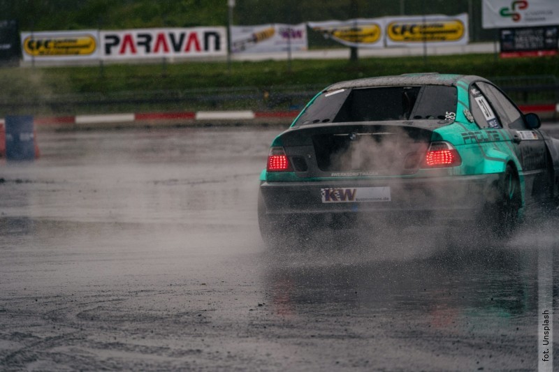 Trening jazdy w&nbsp;kontrolowanym po�lizgu ju� w&nbsp;ten weekend