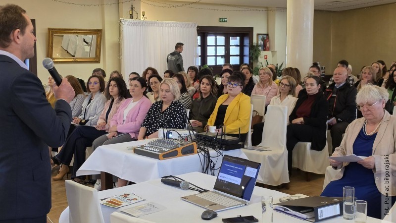 Konferencja w Józefowie poświęcona ochronie dzieci