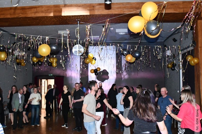 Dyskoteka dla doros�ych