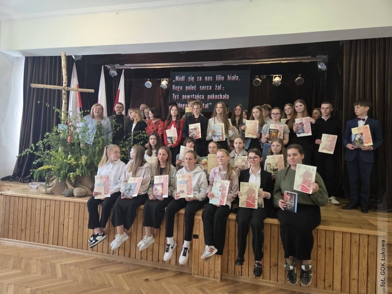 Patriotyczna poezja wybrzmia�a w&nbsp;�ukowej