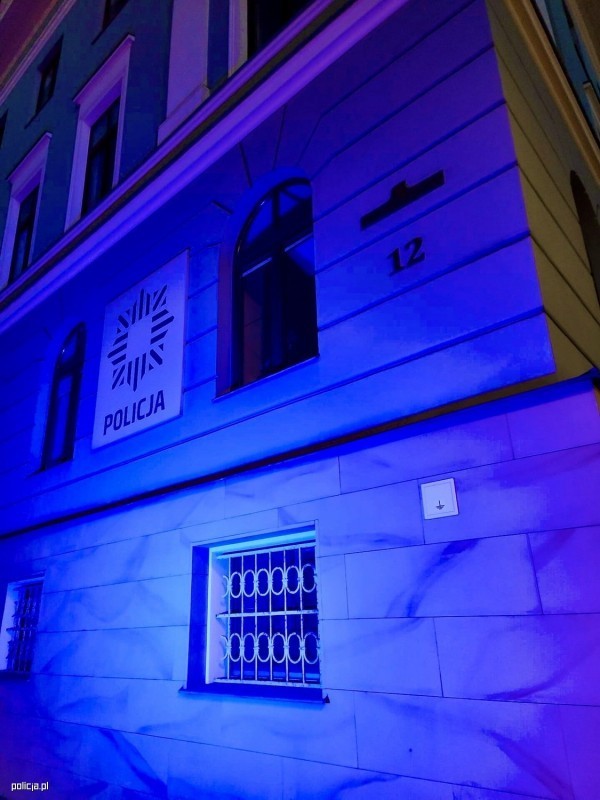 Niebieskie �wiat�o pami�ci - fina� kampanii #zaginioneNIEzapomniane