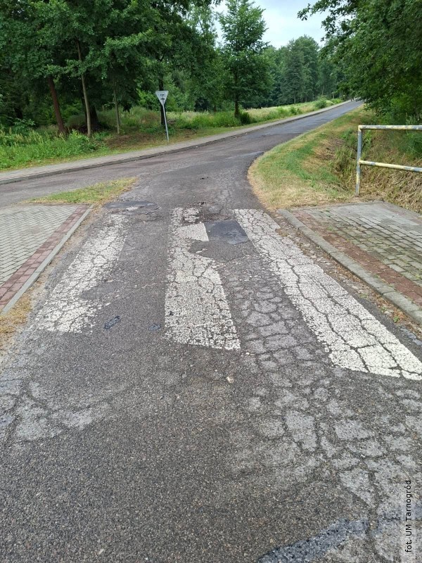 Przebudują jedyną drogę do kościoła i cmentarza. Jest rządowe dofinansowanie
