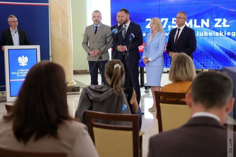 Rekordowe pieni�dze na drogi w&nbsp;Lubelskiem. Samorz�dy mog� ju� sk�ada� wnioski