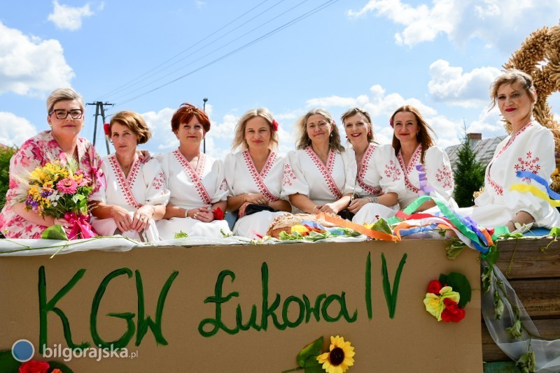 Korow�d do�ynkowy przejecha� ulicami gminy