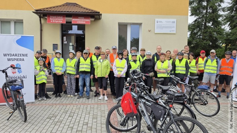 Rodzinny rajd rowerowy na po�egnanie wakacji