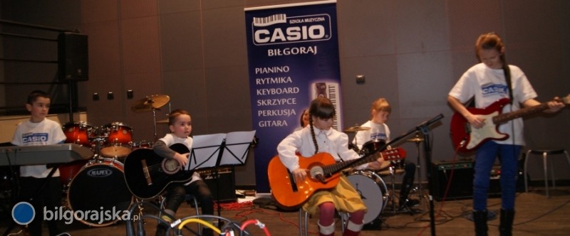 Rockowy koncert uczniw SM Casio