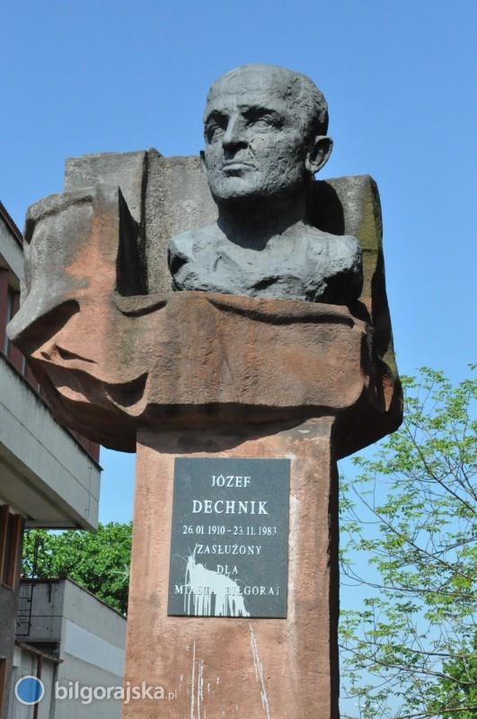 Zdewastowano pomnik Dechnika