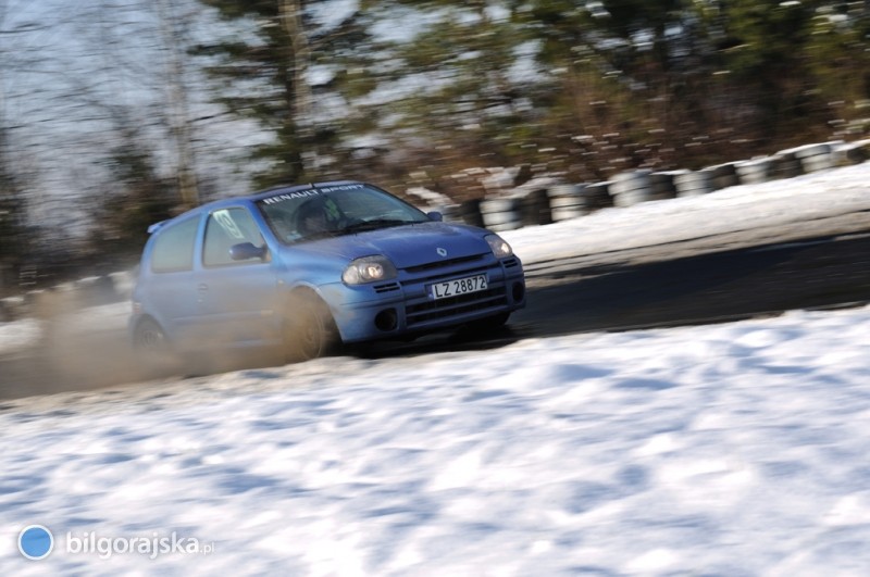 Zawody "RallySprint" w zimowej scenerii