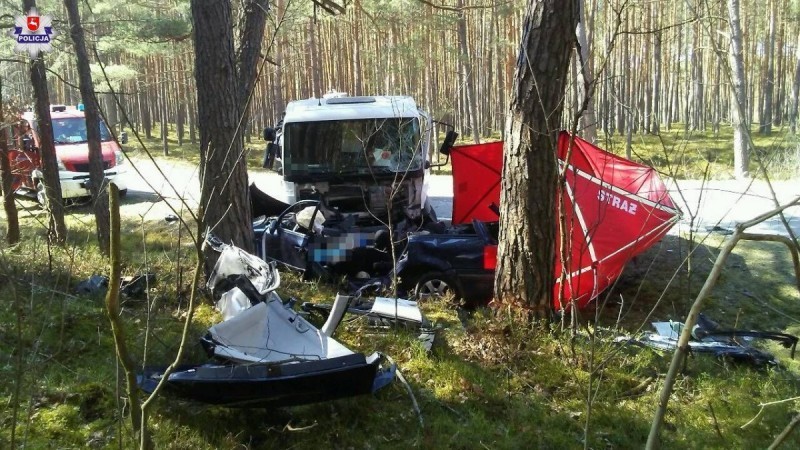 Wypadek z udziaem cysterny i osobwki. Trzy osoby zginy na miejscu