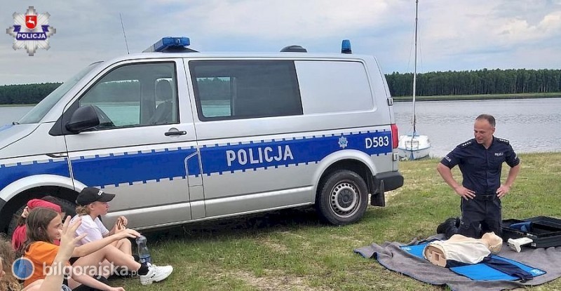 Policjanci na koloniach