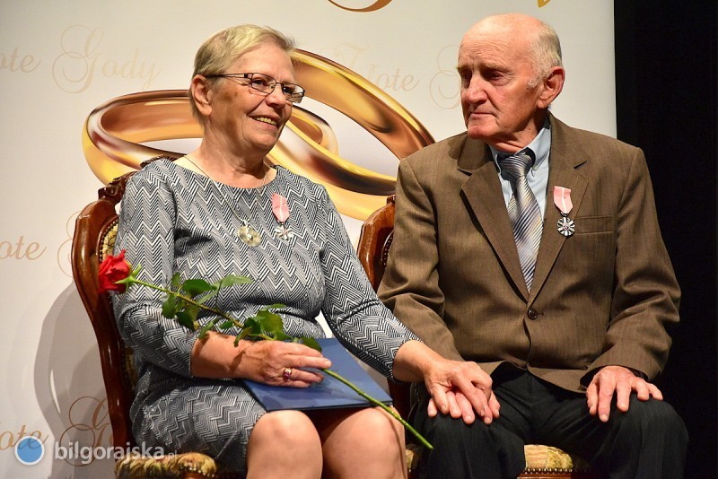 Pół wieku w małżeństwie. Aż 64 pary odebrały medale przyznane przez Prezydenta [LISTA PAR]