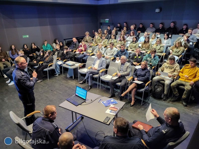 29 wypadkw, 10 ofiar - w BCK policja dyskutowaa z mieszkacami o bezpieczestwie