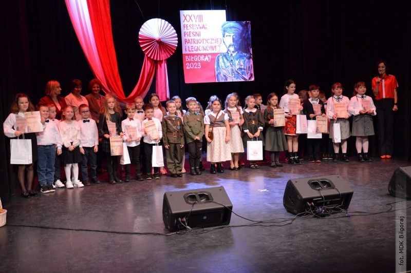M�odzi patrioci na scenie [NOWE ZDJ�CIA]