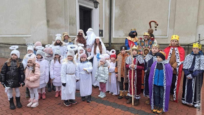 Trzej Kr�lowie na ulicach J�zefowa
