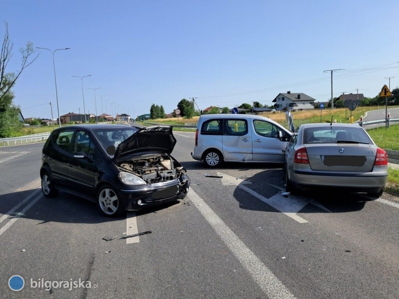 Zderzenie 3 pojazdw. Suby w akcji [AKTUALIZACJA]