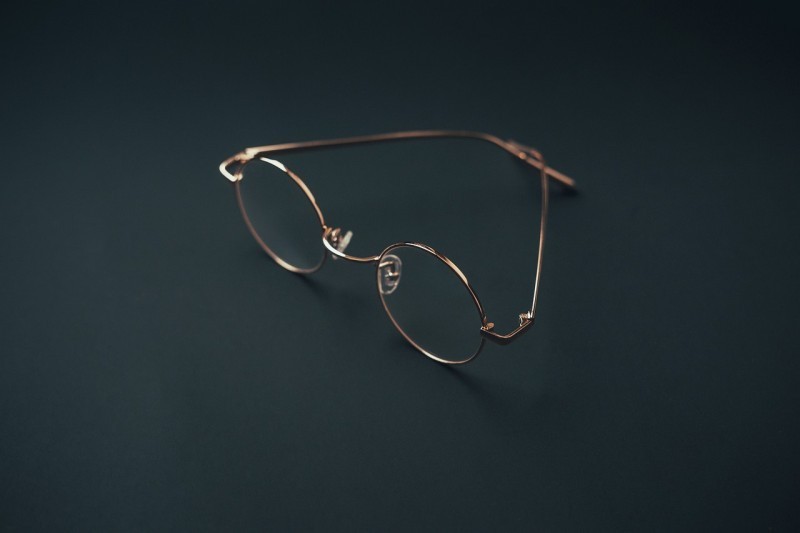 Jak Wybra� Idealne Okulary: Przewodnik dla Ka�dego