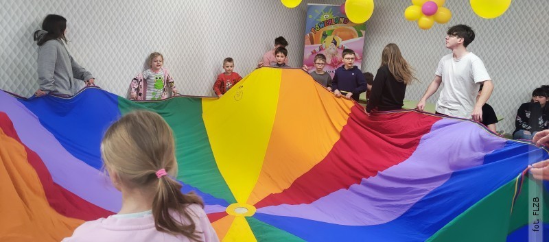 Wtorek po �wi�tach wielkanocnych przyni�s� nie tylko powr�t do codzienno�ci, ale tak�e niezapomniane wydarzenie dla dzieci i&nbsp;m�odzie�y z&nbsp;Domu Dziecka w&nbsp;Zwierzy�cu.