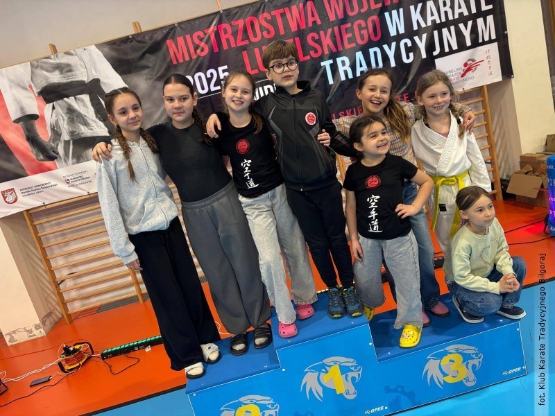 22 medale bi�gorajskich karatek�w