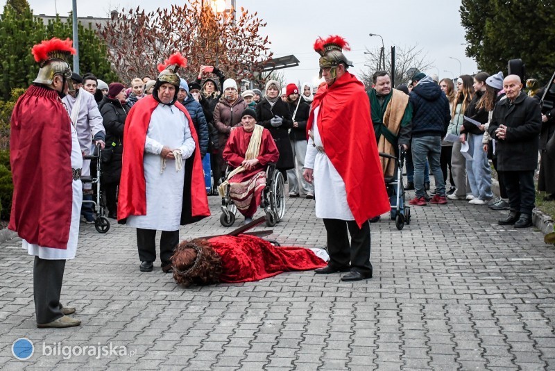 Droga krzy�owa chorych i&nbsp;cierpi�cych