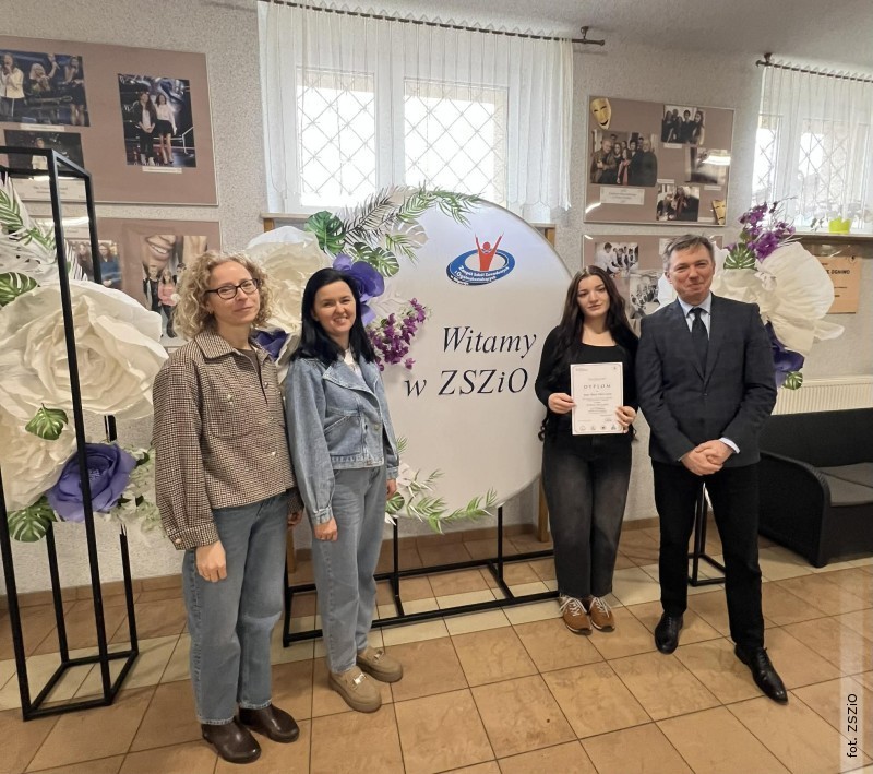 Uczennica z&nbsp;Bi�goraja ju� ma indeks w&nbsp;kieszeni